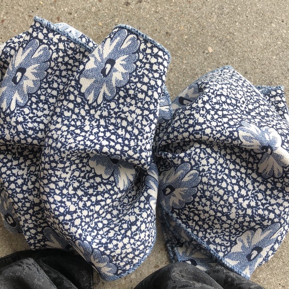 Floral Bow Tie Hair Clip - Picture 4 of 5